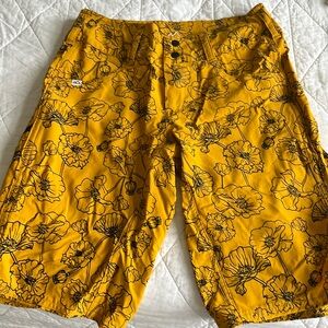 Wild Rye Yellow MTB Shorts size 4